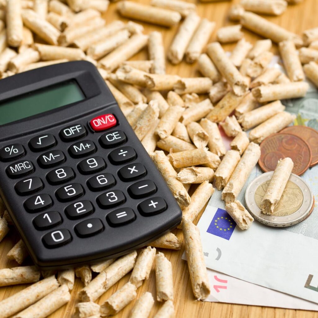 Holzpellets, Taschenrechner, Geld